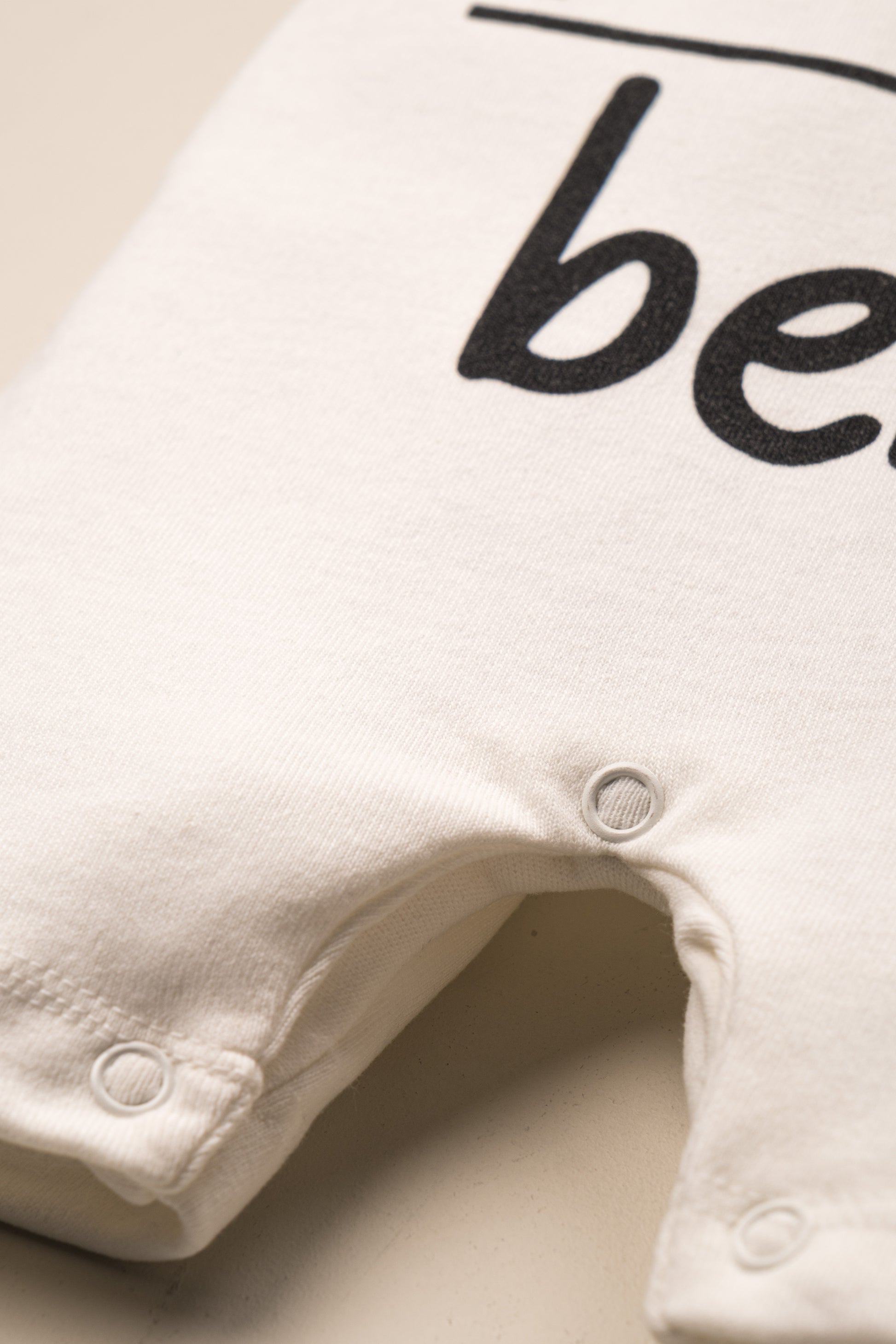 Unisex Organik Beyaz Anne Baba Baskılı Yandan Çıt Çıtlı 0-12 Ay Bebek Tulum