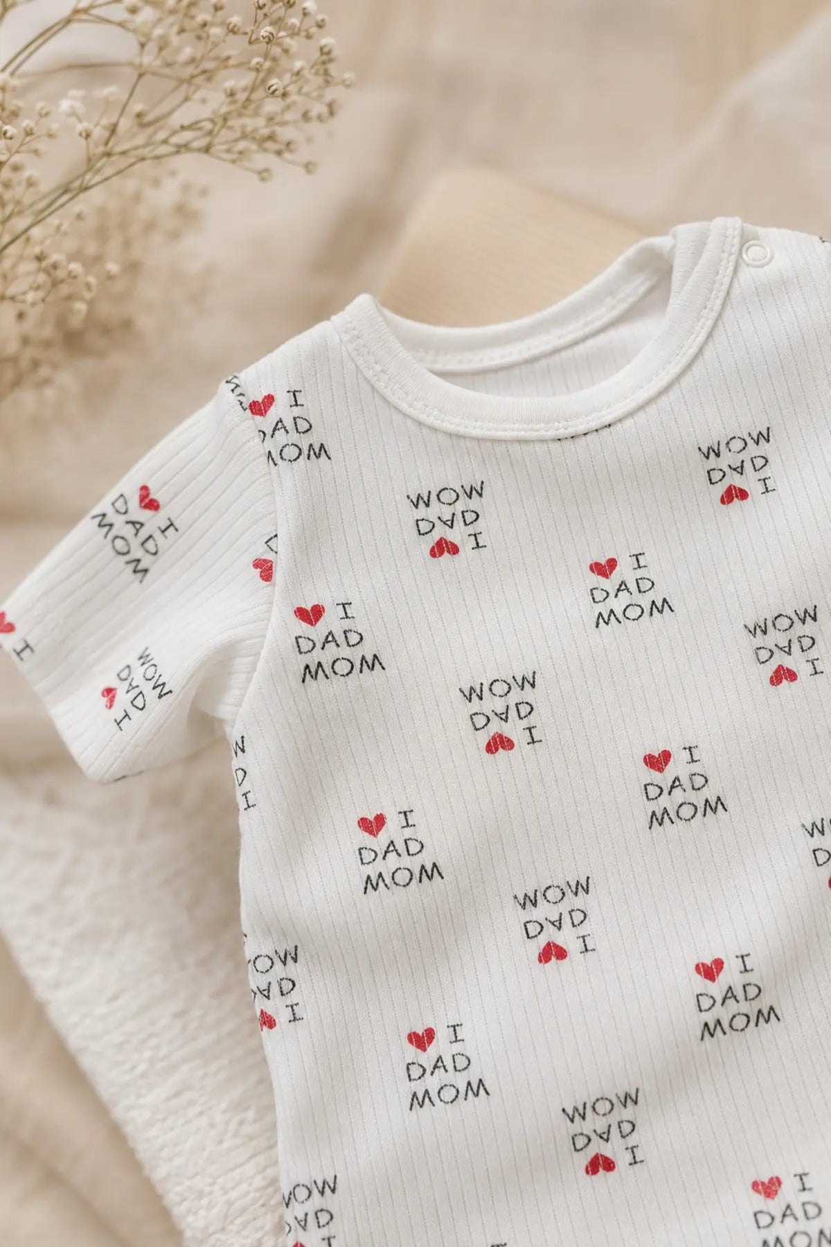 Unisex Bebek Organik Pamuklu Yazlık Kısa Kollu Fitilli Mom Dad Desenli Tulum 0-12 Ay