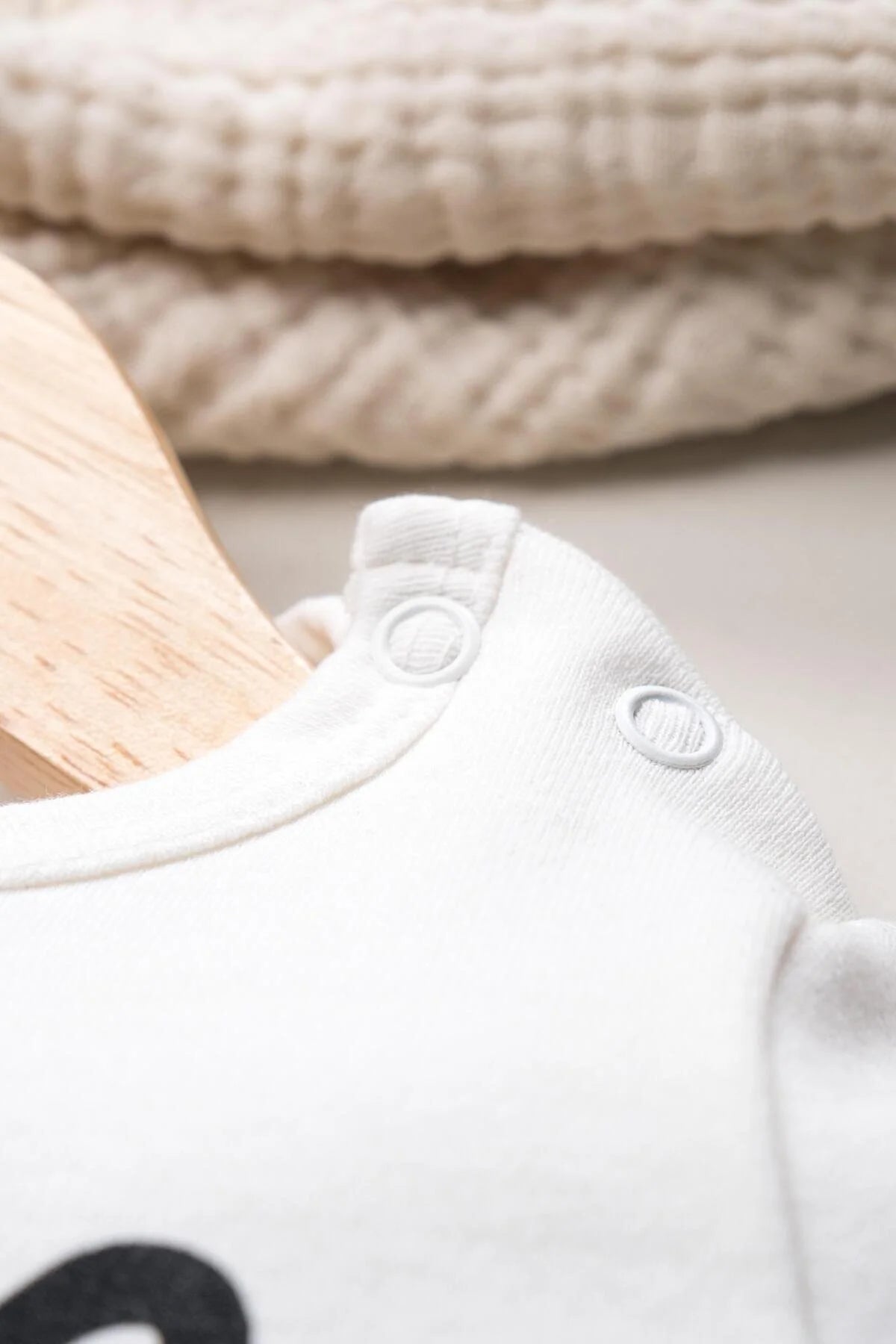 Unisex Organik Beyaz Anne Baba Baskılı Yandan Çıt Çıtlı 0-12 Ay Bebek Tulum