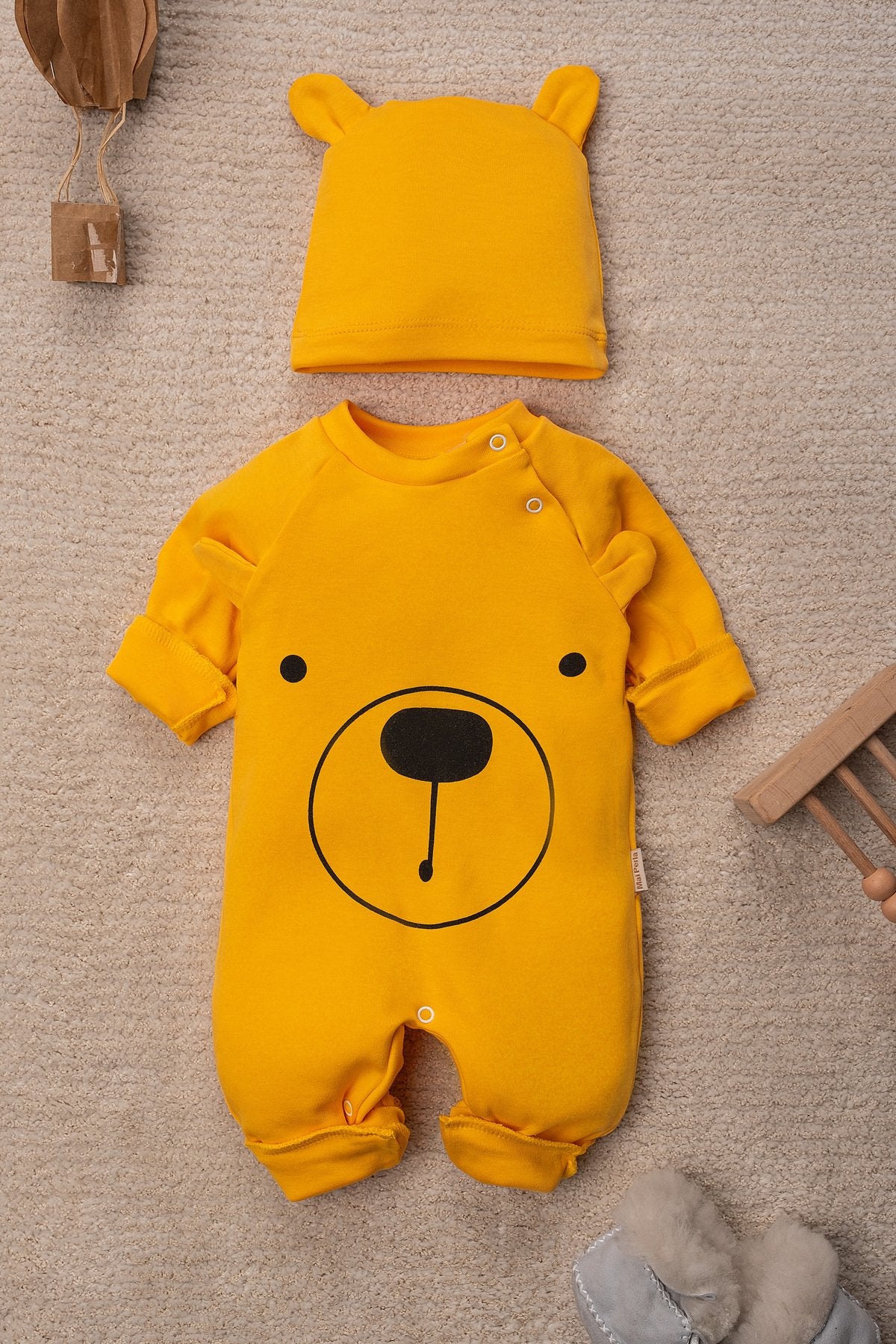 Gülen Yüz Desenli Şapkalı Bebek Tulum