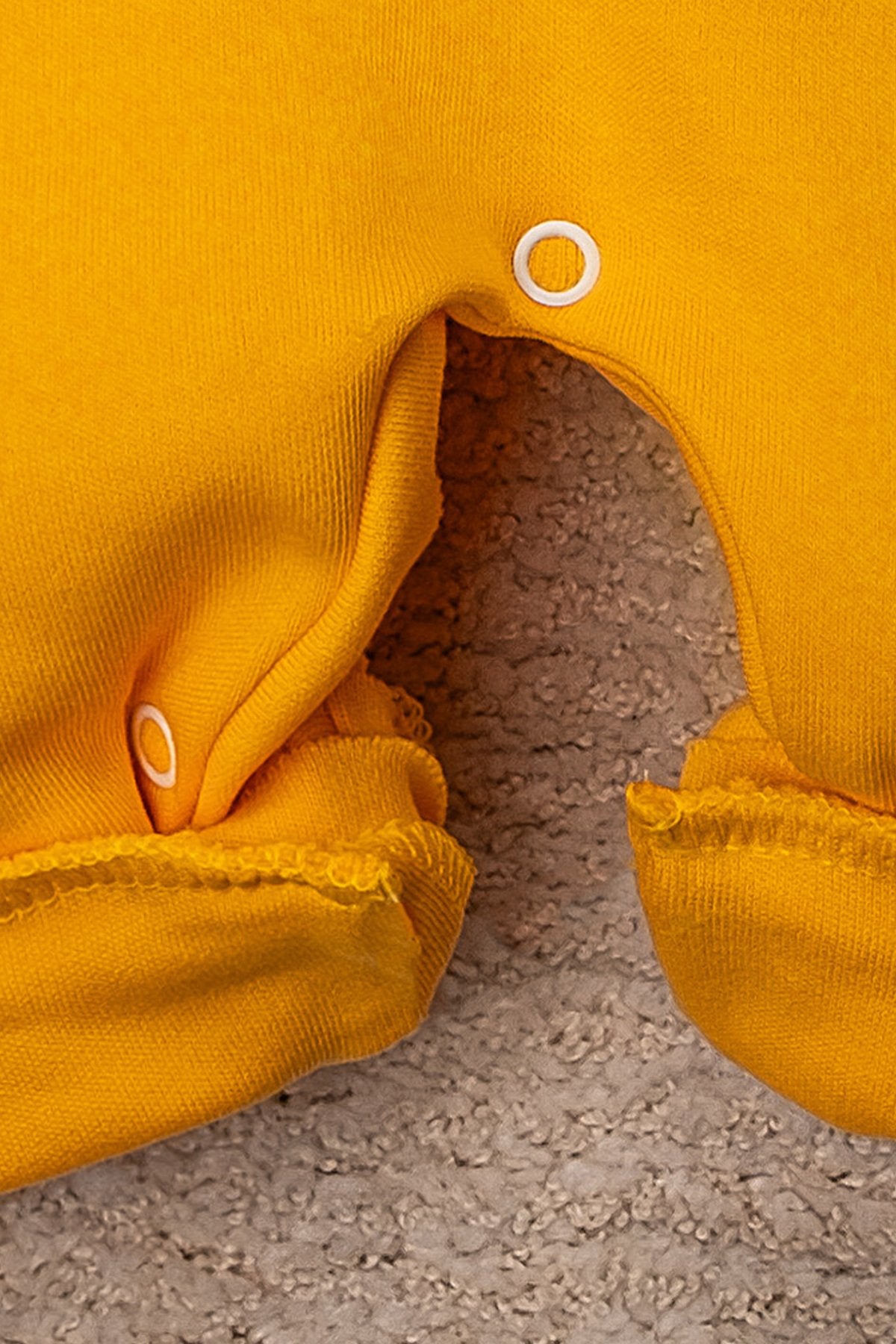 Gülen Yüz Desenli Şapkalı Bebek Tulum