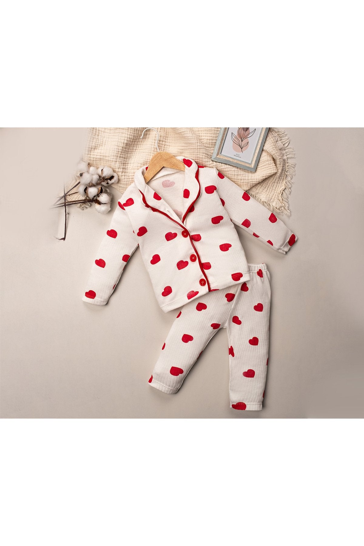 Küçük Kırmızı Kalp Desenli Organik Pamuk 2'li Alt Üst Kız Bebek Takımı