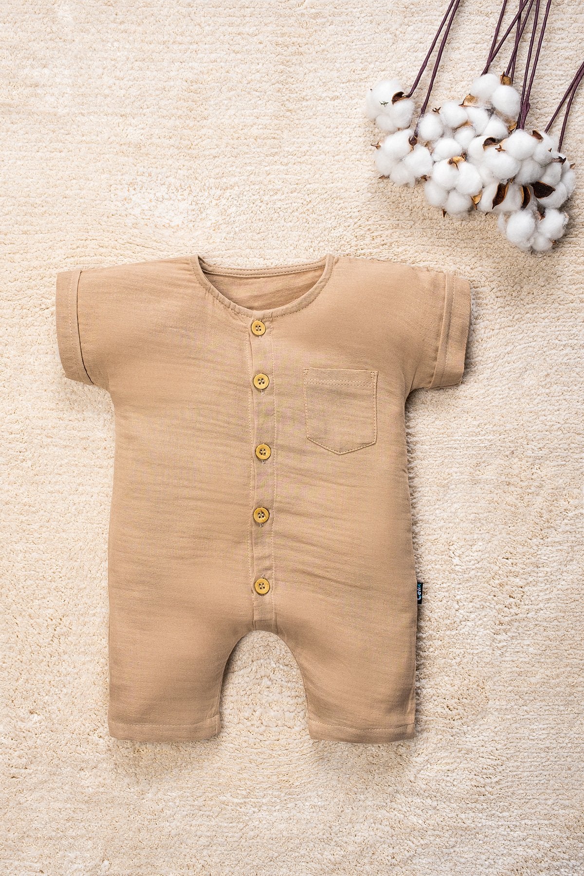 Organik Pamuk Müslin Kumaş Tahta Düğmeli Cepli Tulum