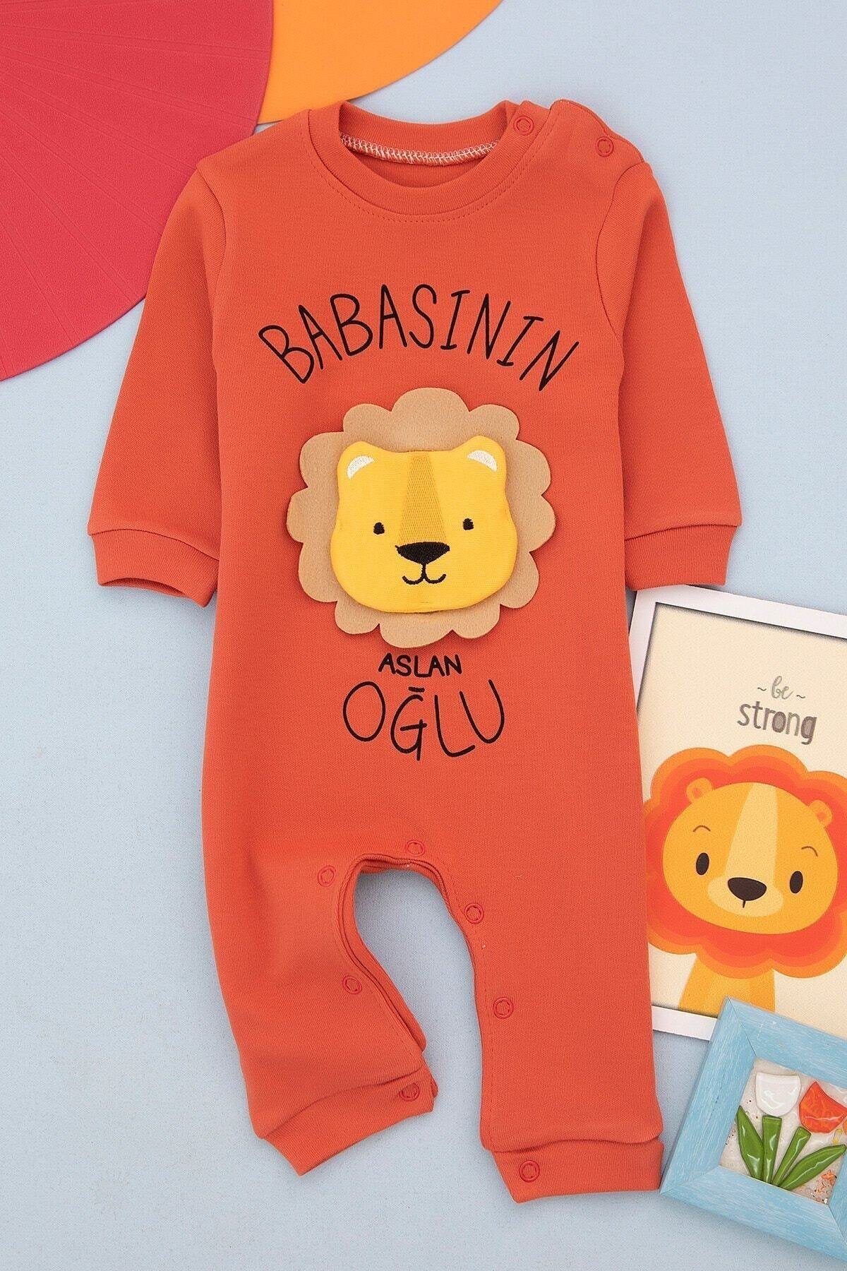 Babasının Aslan Oğlu Baskılı Gri Erkek Bebek Tulum