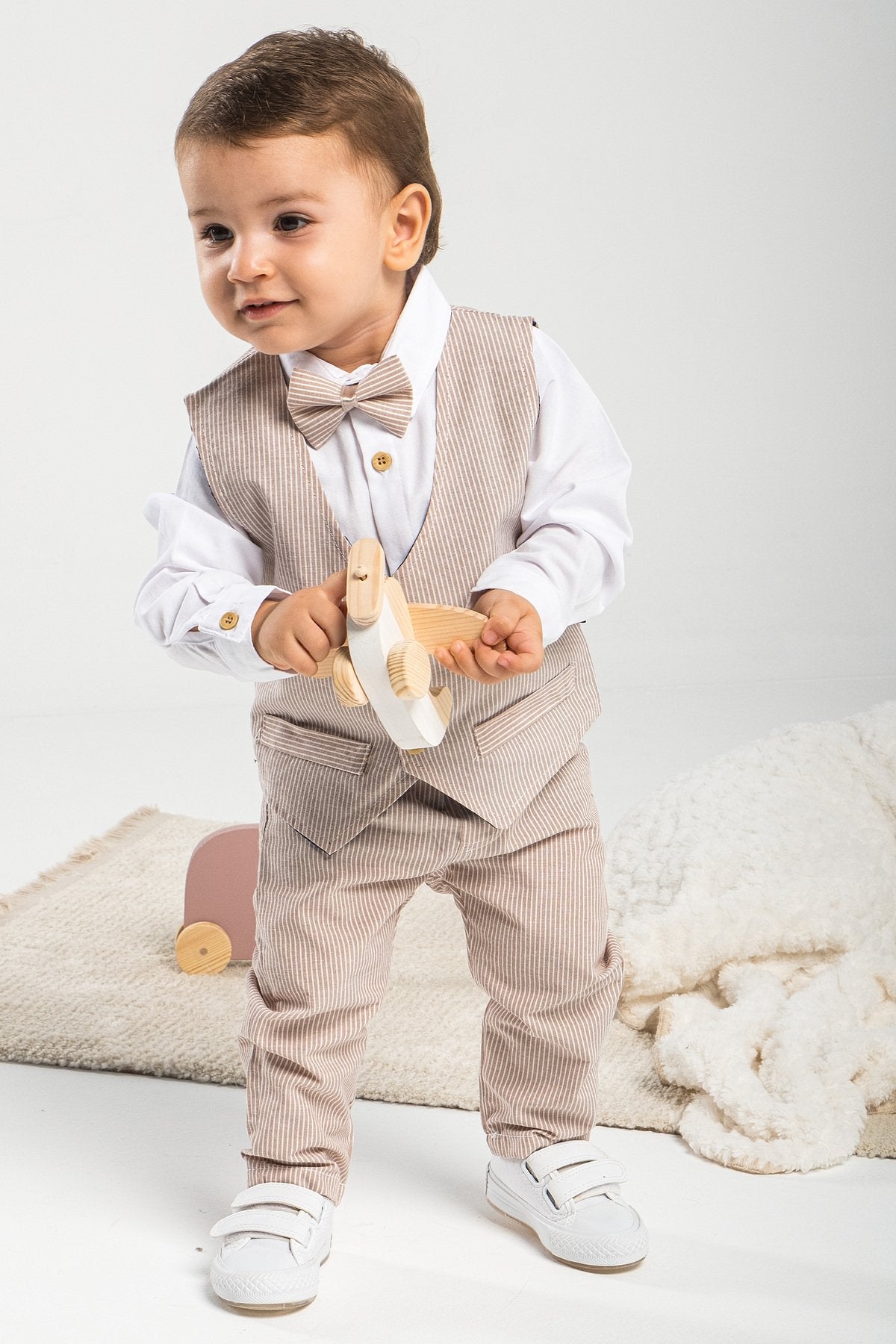 4 Parça Yelekli Gömlekli Erkek Çocuk Takım Elbise Özel Gün Kıyafeti