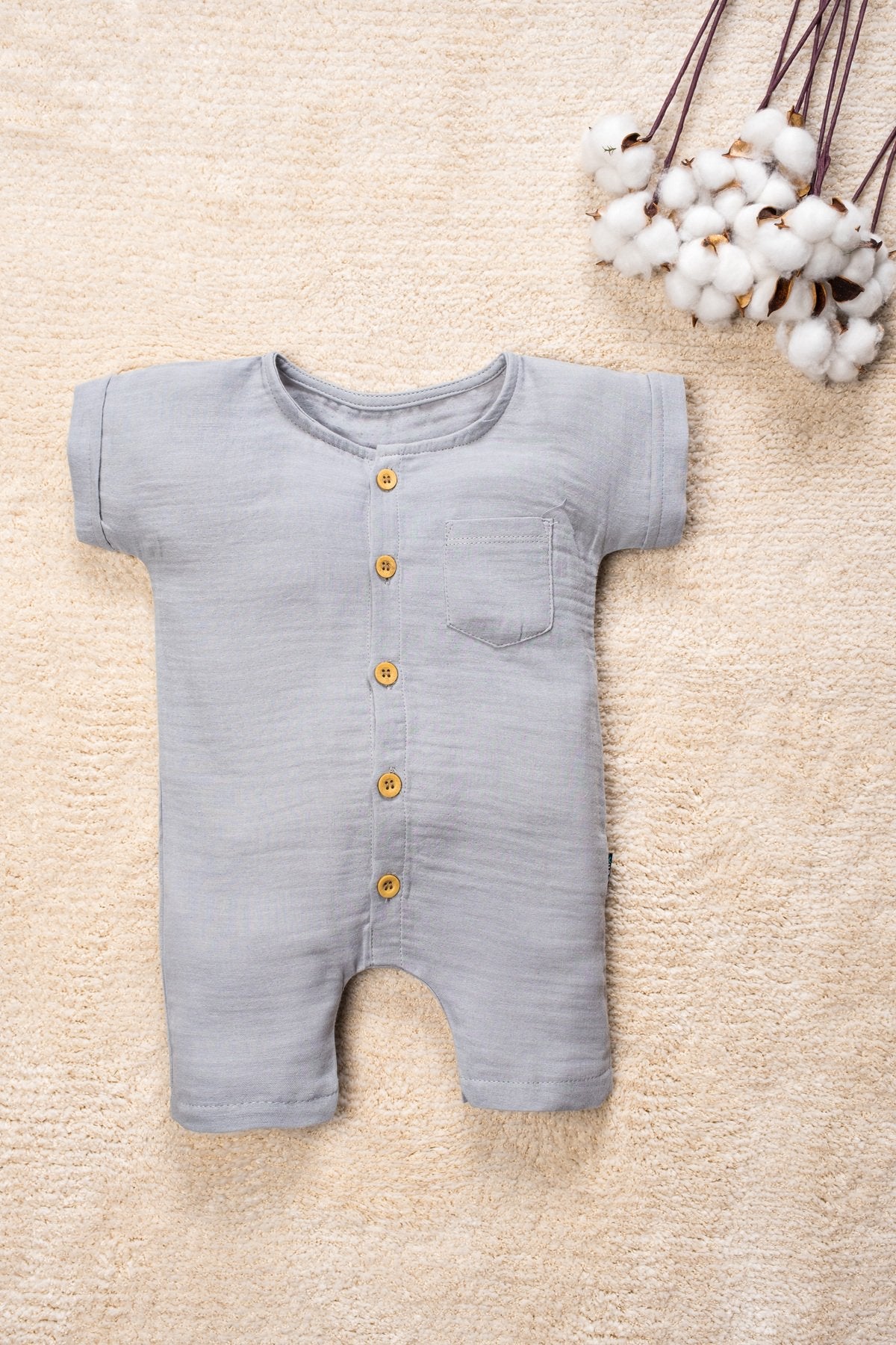 Organik Pamuk Müslin Kumaş Tahta Düğmeli Cepli Tulum