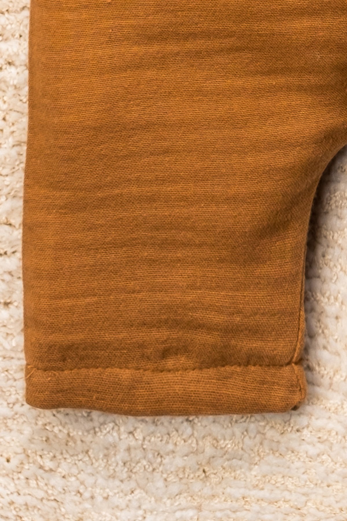 Organik Pamuk Müslin Kumaş Tahta Düğmeli Cepli Tulum