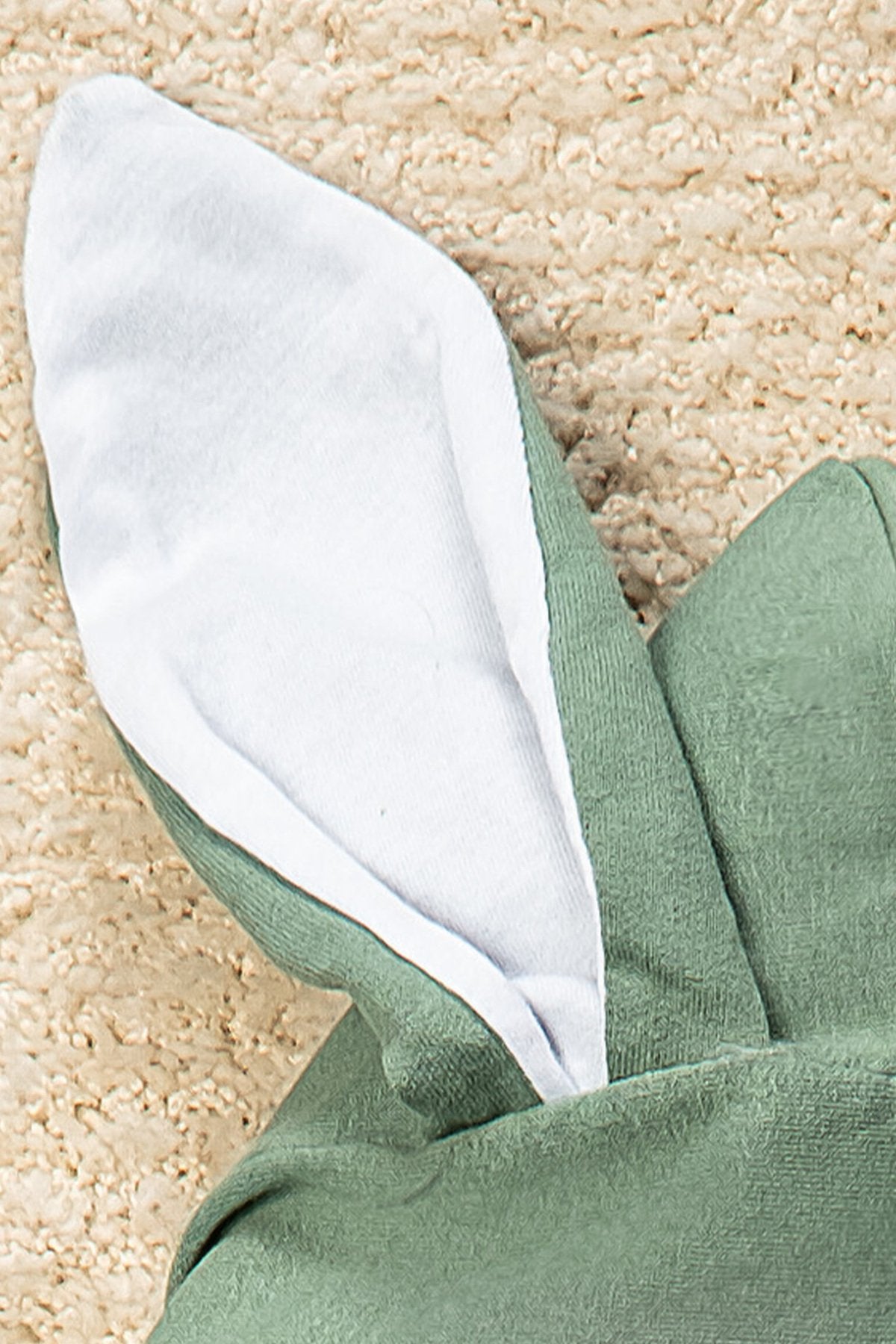 Tavşan Nakışlı  Kulaklı  Tulum